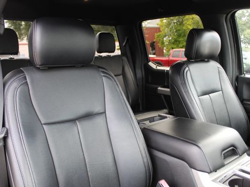Used 2018 Ford F150 Lariat w/ Equipment Group 502A Luxury AWD/4WD image 32