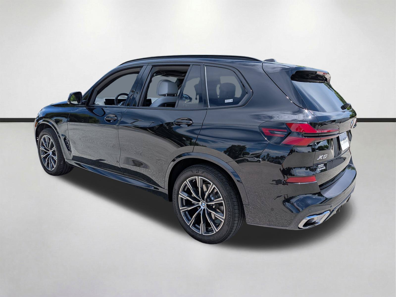 Used 2026 BMW X5 sDrive40i w/ M Sport Package RWD image 6