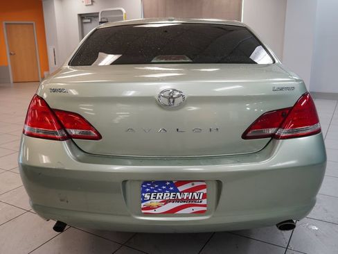 Used 2010 Toyota Avalon Limited FWD image 11