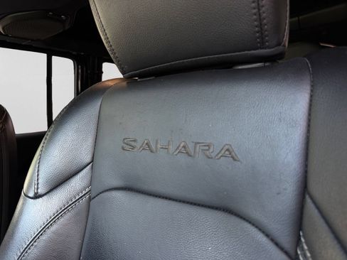 Used 2023 Jeep Wrangler Unlimited Sahara AWD/4WD image 29