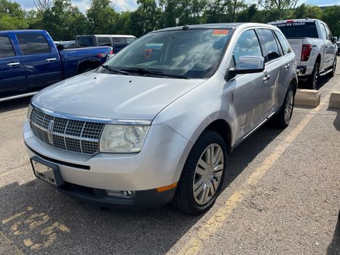 Used 2009 Lincoln MKX AWD image 2
