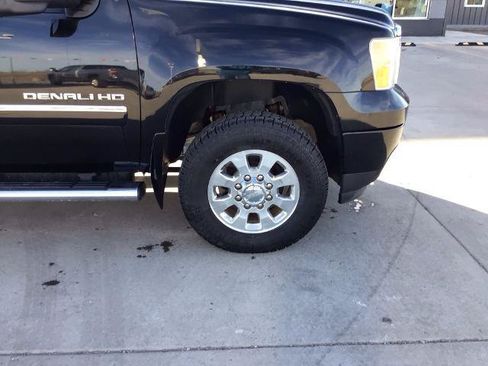 Used 2012 GMC Sierra 3500 Denali w/ Suspension Package, Off-Road AWD/4WD image 18