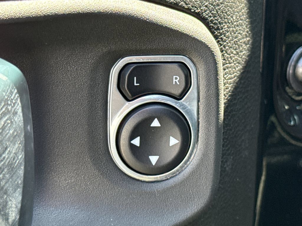 Used 2025 Jeep Gladiator Mojave AWD/4WD image 20