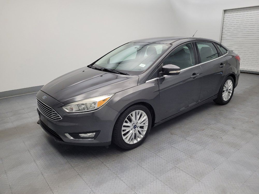 Used 2016 Ford Focus Titanium FWD image 2
