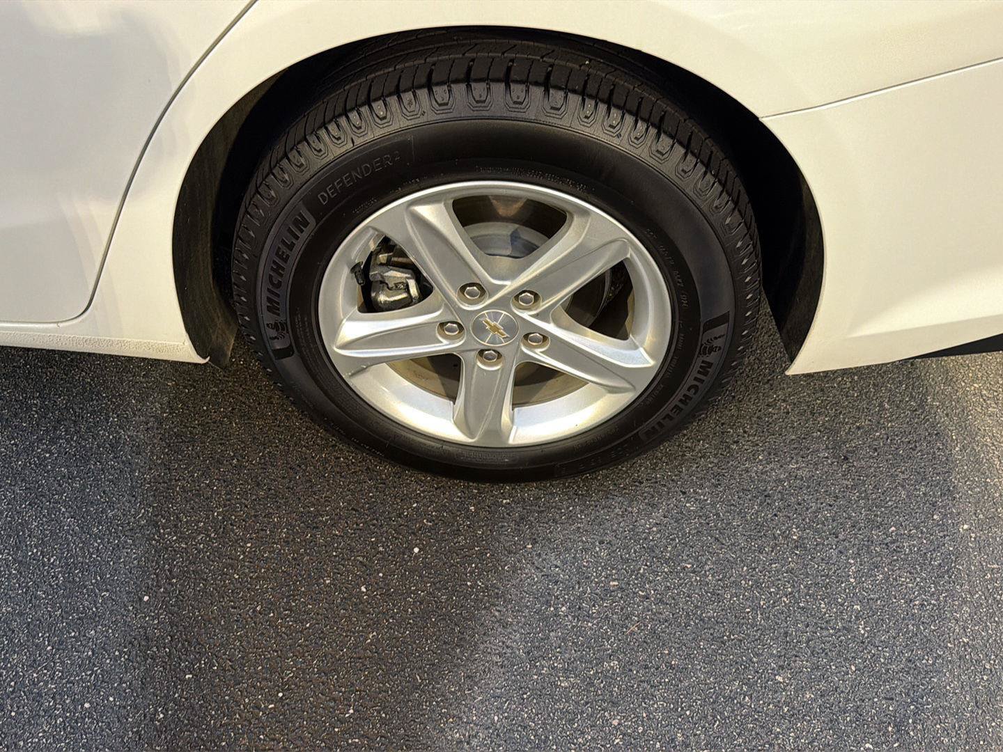 Used 2023 Chevrolet Malibu LS FWD image 35