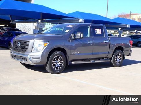 Used 2021 Nissan Titan SV w/ SV Convenience Package image 1