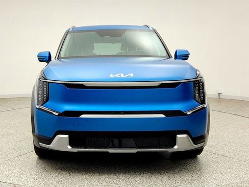 Used 2024 Kia EV9 Land AWD/4WD image 2