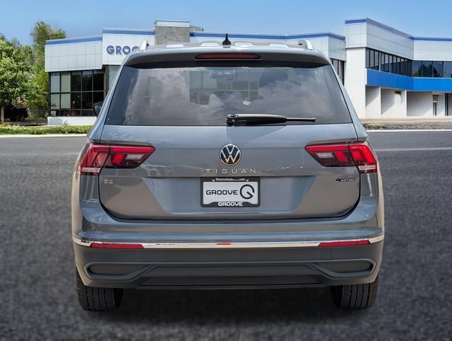 Used 2024 Volkswagen Tiguan SE AWD/4WD image 4