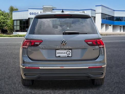 Used 2024 Volkswagen Tiguan SE AWD/4WD image 4