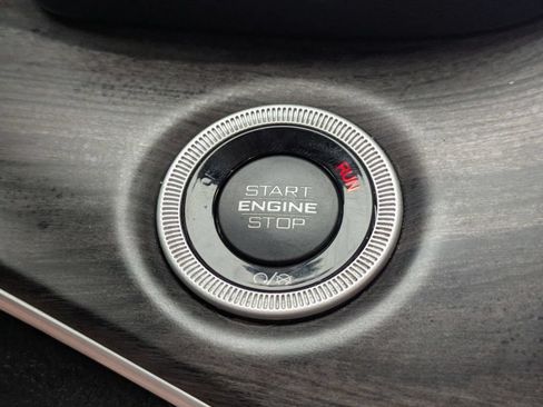 Used 2023 Jeep Grand Cherokee Limited AWD/4WD image 23