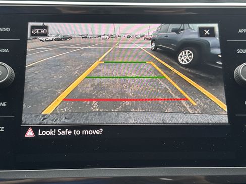 Certified 2023 Volkswagen Tiguan SE FWD image 13