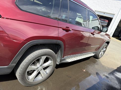 Used 2022 Jeep Grand Cherokee L Limited image 10