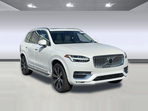 Certified 2023 Volvo XC90 B6 Ultimate w/ Lounge Package image 6
