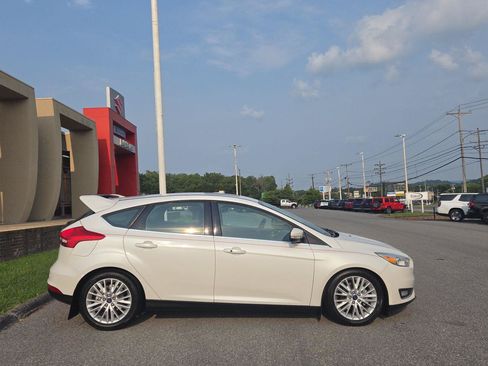 Used 2017 Ford Focus Titanium FWD image 2