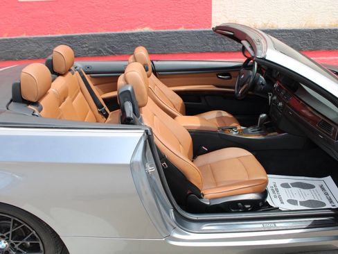 Used 2011 BMW 328i Convertible image 21