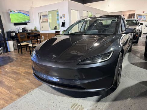 Used 2024 Tesla Model 3 Long Range RWD image 4