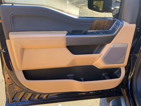 Used 2025 Ford F450 Lariat w/ Chrome Package image 12