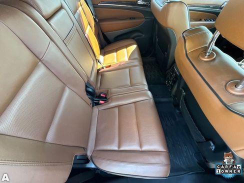 Used 2020 Jeep Grand Cherokee Overland AWD/4WD image 17