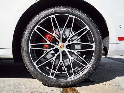 Used 2025 Porsche Macan GTS AWD/4WD image 22