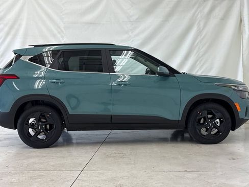 New 2026 Kia Seltos EX FWD image 3