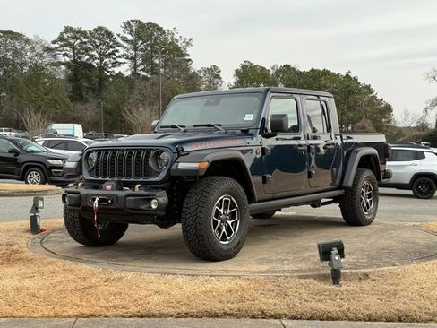 Used 2025 Jeep Gladiator Rubicon w/ Safety Group image 3