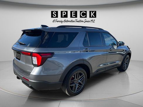 New 2026 Ford Explorer ST-Line w/ ST-Line Street Pack AWD/4WD image 5