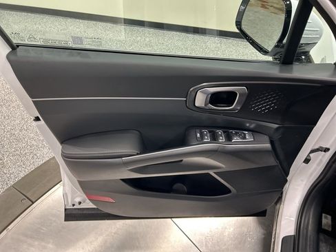 New 2026 Kia Sorento S image 12