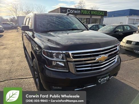 Used 2018 Chevrolet Tahoe LT w/ Luxury Package image 3