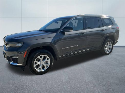 Used 2023 Jeep Grand Cherokee L Limited AWD/4WD image 2