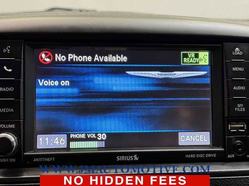 Used 2014 Chrysler Town & Country Touring image 25