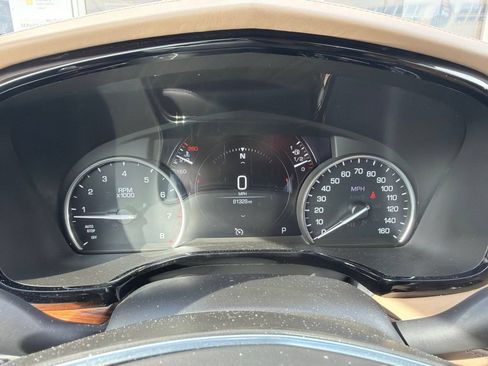 Used 2019 Cadillac XT5 Platinum AWD/4WD image 16
