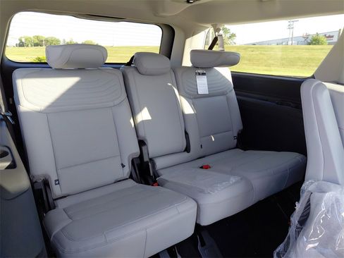 New 2025 Ford Expedition Max Platinum w/ Platinum Ultimate Package image 22