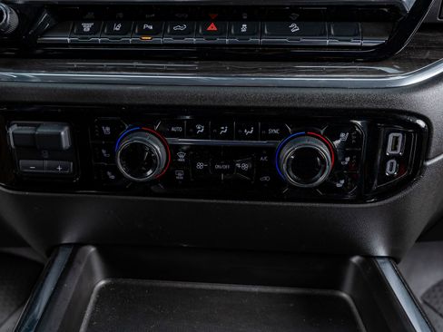 Used 2025 Chevrolet Silverado 2500 LTZ w/ LTZ Plus Package image 26