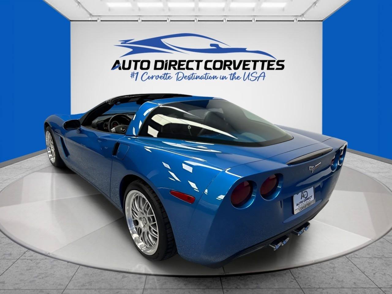 Used 2011 Chevrolet Corvette Coupe w/ 1LT RWD image 10