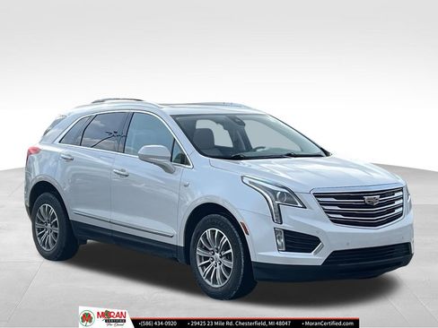 Used 2018 Cadillac XT5 Luxury w/ Driver Awareness Package image 6