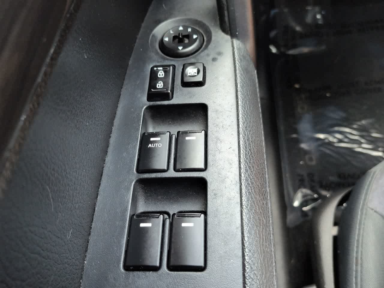 Used 2012 Kia Sorento LX w/ Convenience Pkg FWD image 23