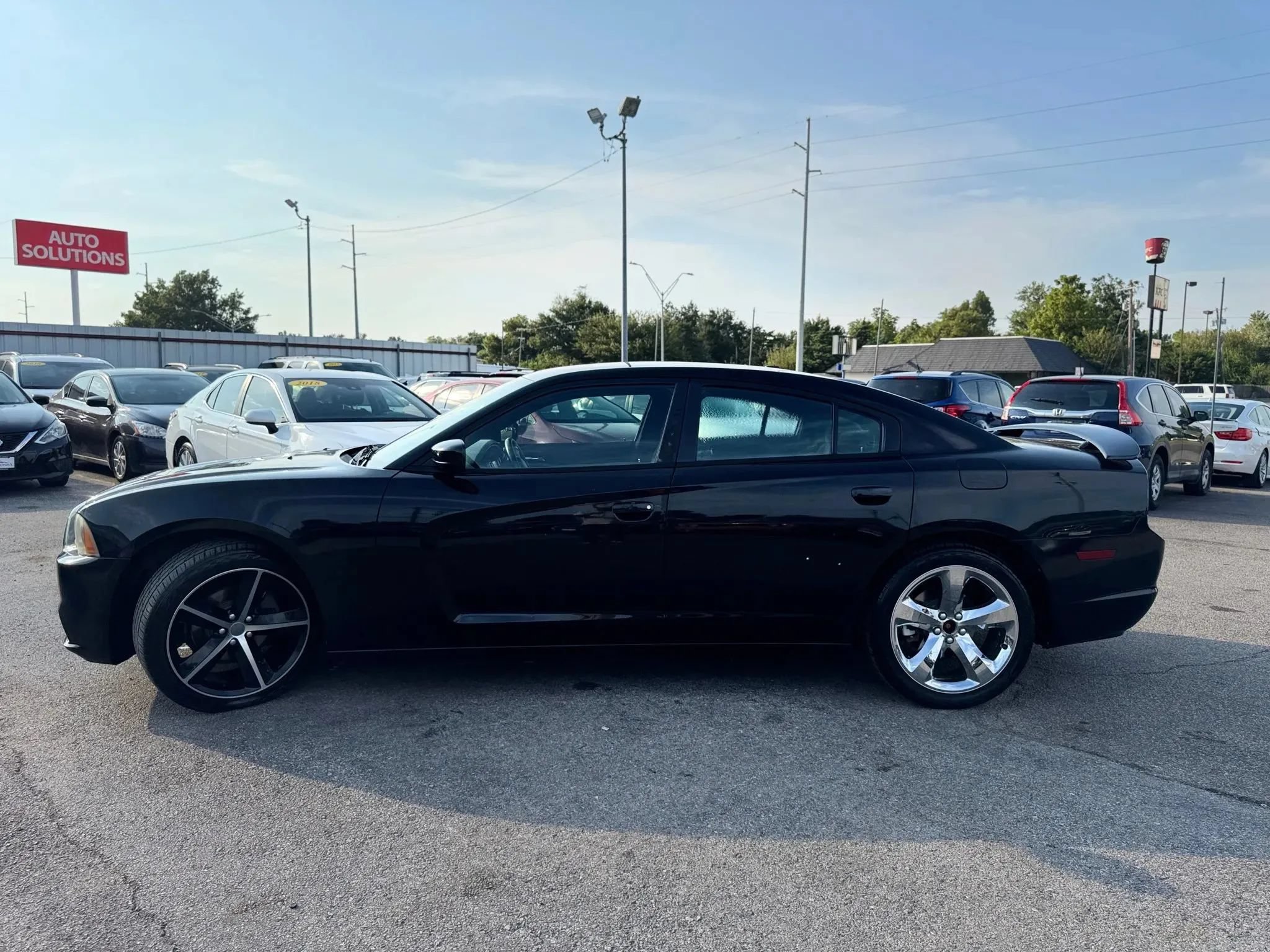Used 2013 Dodge Charger SXT w/ Rallye Appearance Group RWD image 9