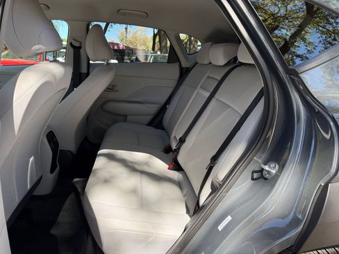 Used 2025 Hyundai Kona SEL image 34