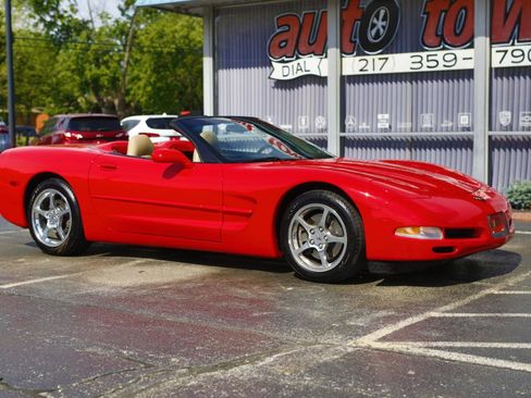 Used 2002 Chevrolet Corvette Coupe RWD image 2