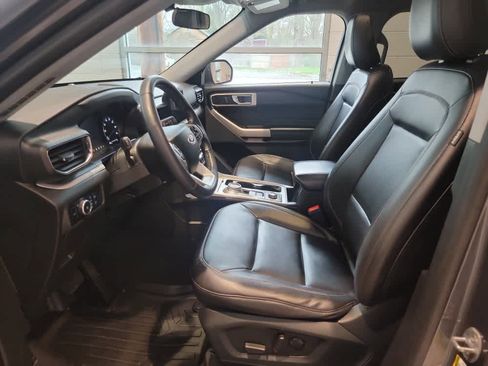 Used 2023 Ford Explorer XLT w/ Equipment Group 202A image 11