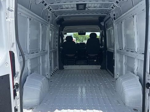 Used 2026 RAM ProMaster 2500 w/ Convenience Group FWD image 13