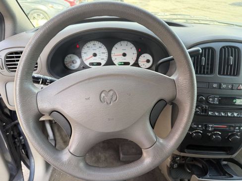 Used 2002 Dodge Grand Caravan SE image 12
