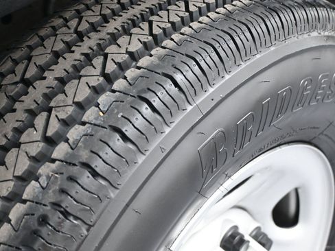 Used 2023 Chevrolet Express 2500 w/ Driver Convenience Package image 18