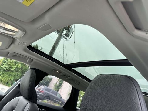 New 2025 Volvo XC60 B5 Plus w/ Protection Package Premier image 18