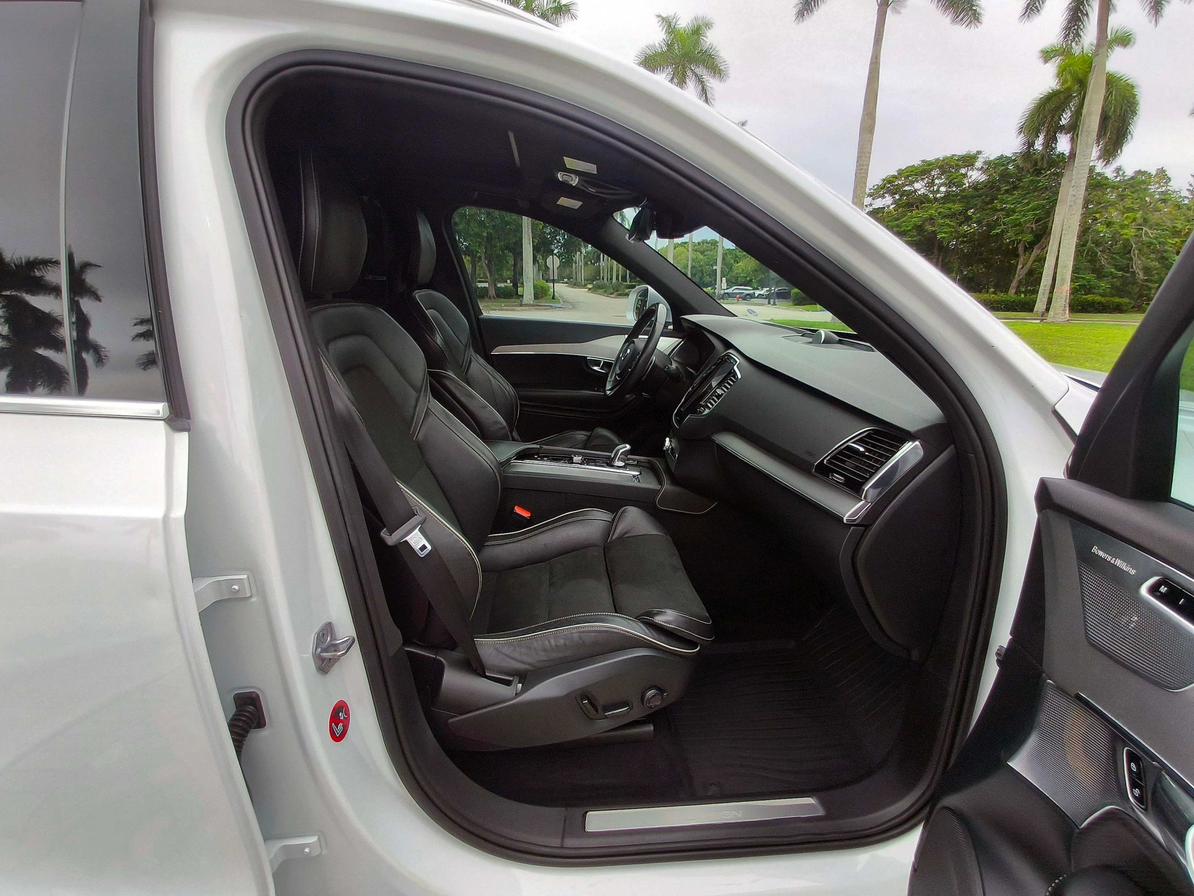 Used 2016 Volvo XC90 T8 R-Design AWD/4WD image 45