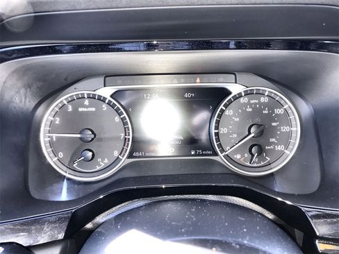 Used 2025 Nissan Pathfinder SL w/ SL Premium Package image 15