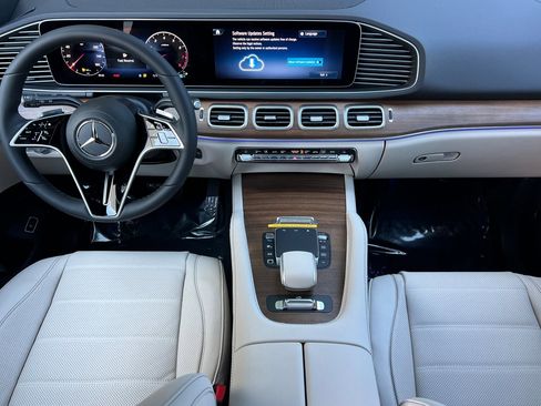 Used 2025 Mercedes-Benz GLE 580 4MATIC image 14