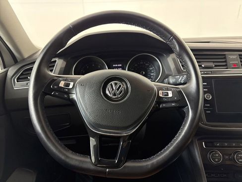 Used 2018 Volkswagen Tiguan SE image 20