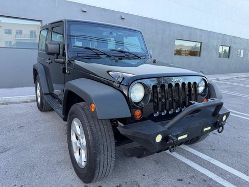 Used 2013 Jeep Wrangler Sport AWD/4WD image 6