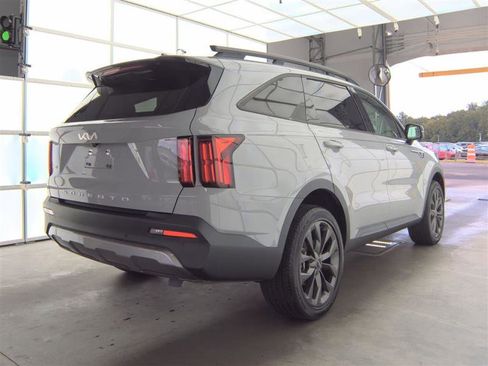 Used 2022 Kia Sorento SX Prestige w/ Rust Color Package AWD/4WD image 10